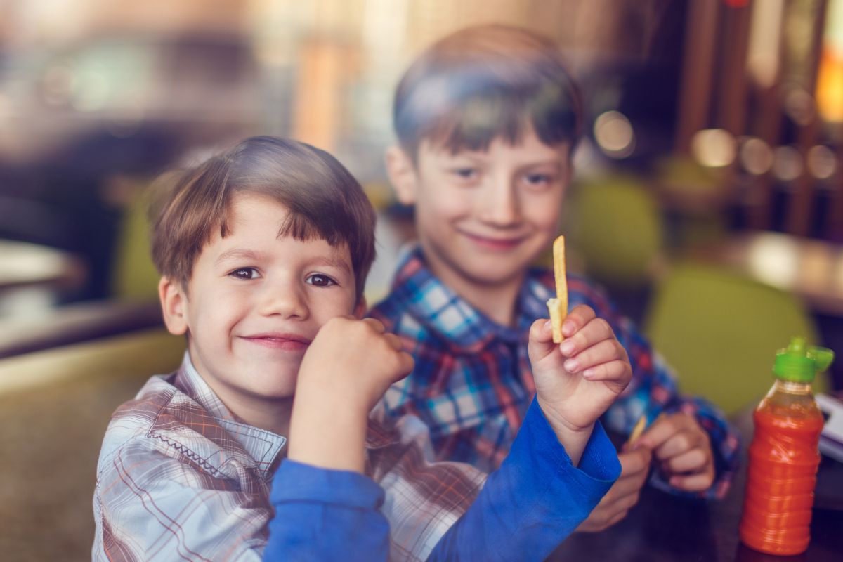 restaurantes con parques de bolas en madrid niños
